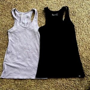 Under Armour Women’s Fitted Tanks. Size Large